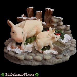 VINTAGE: O'Well Santa's Workbench Christmas Village Accessory / Piglets Farm Pig
